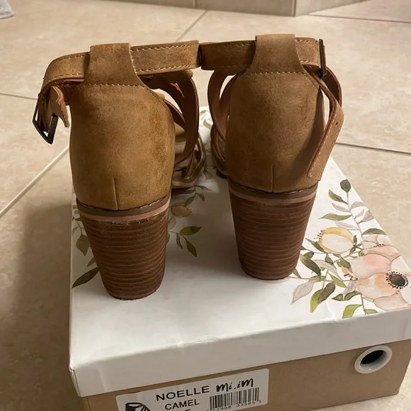 Mi.iM noelle strappy heeled sandal - Picture 8 of 11